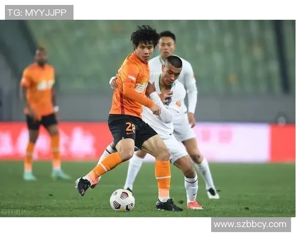 全球足球转会市场揭秘：高价球员背后的经济风暴与俱乐部策略分析