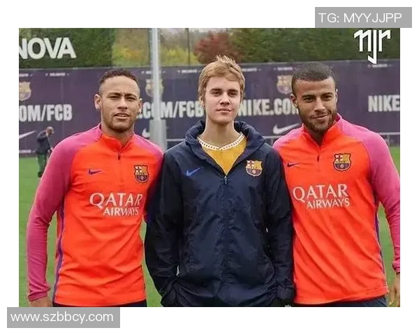 比伯与足球球星的友谊与合作：跨界明星互动的背后故事解析