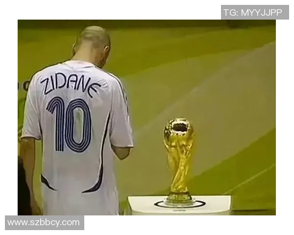 球星背影与足球场上的传奇瞬间：从影像看球员的心路历程