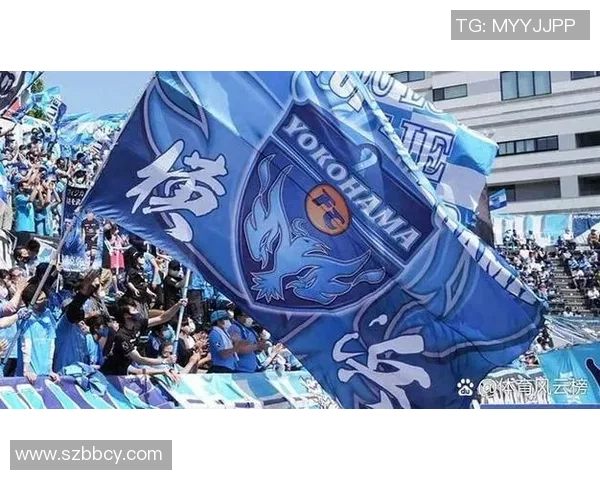 菲利维斯：从足球场上崭露头角到全球球迷心中的传奇人物